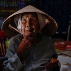 Eine alte Frau in Vietnam