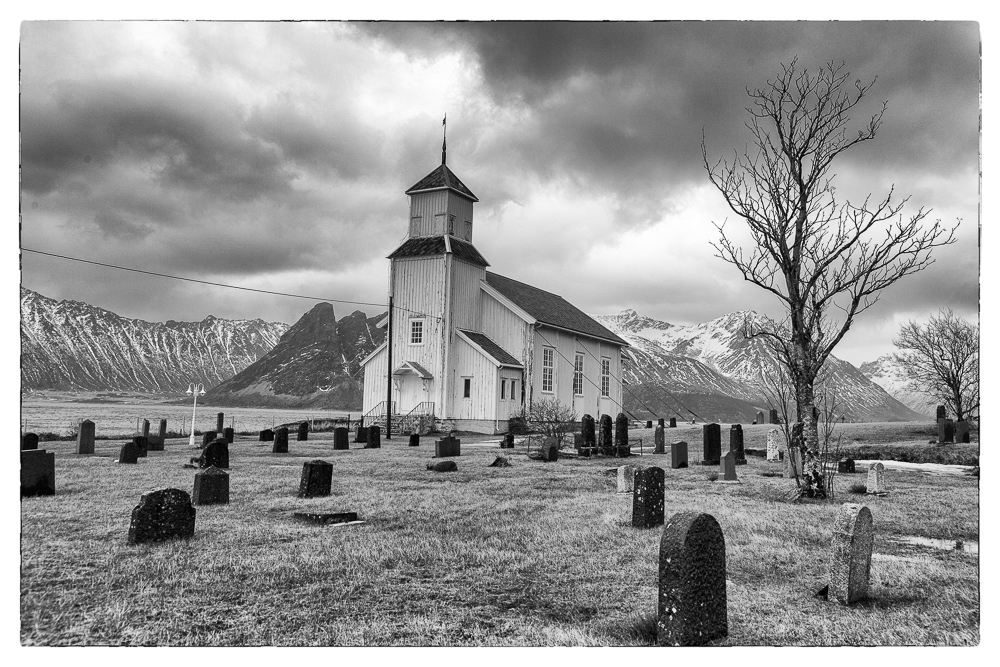 eine alte Seefahrerkirche auf den Lofoten