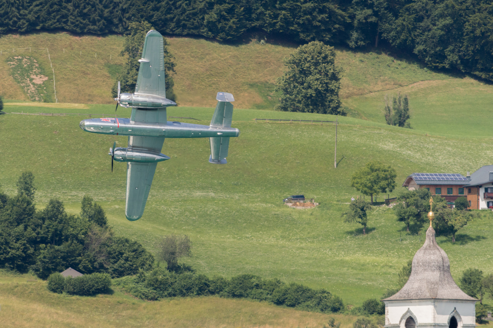 Eine B25 bei der Scalaria 2015 direkt über St, Wolfgang