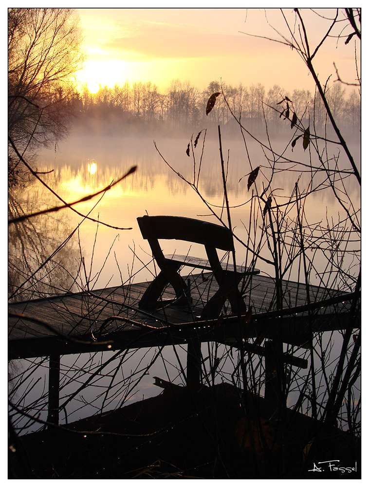Eine Bank Am See Bei Sonnenaufgang Foto Bild Landschaft Banke In Der Landschaft Zaune Banke Wegweiser Co Bilder Auf Fotocommunity