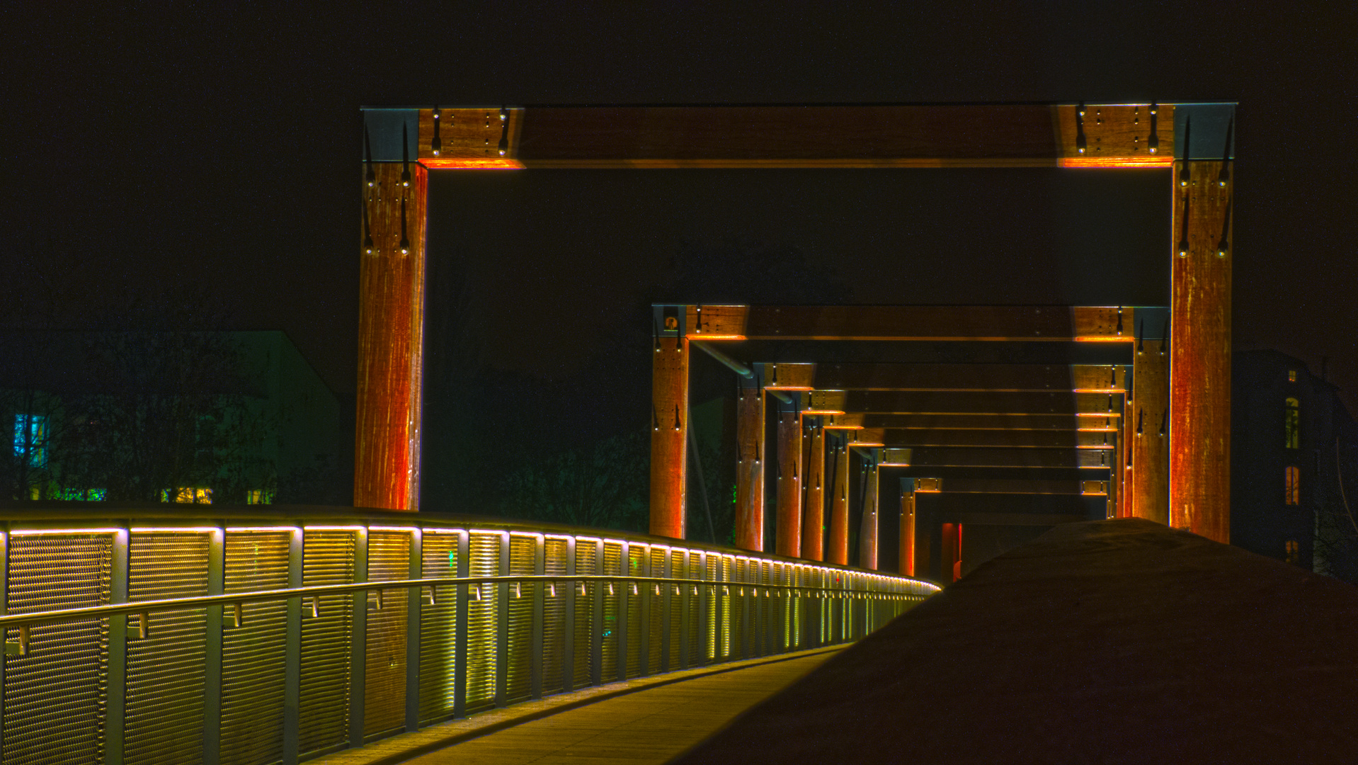 eine Brücke bei nacht