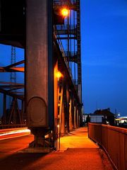 Eine Brücke im Freihafen von Hamburg