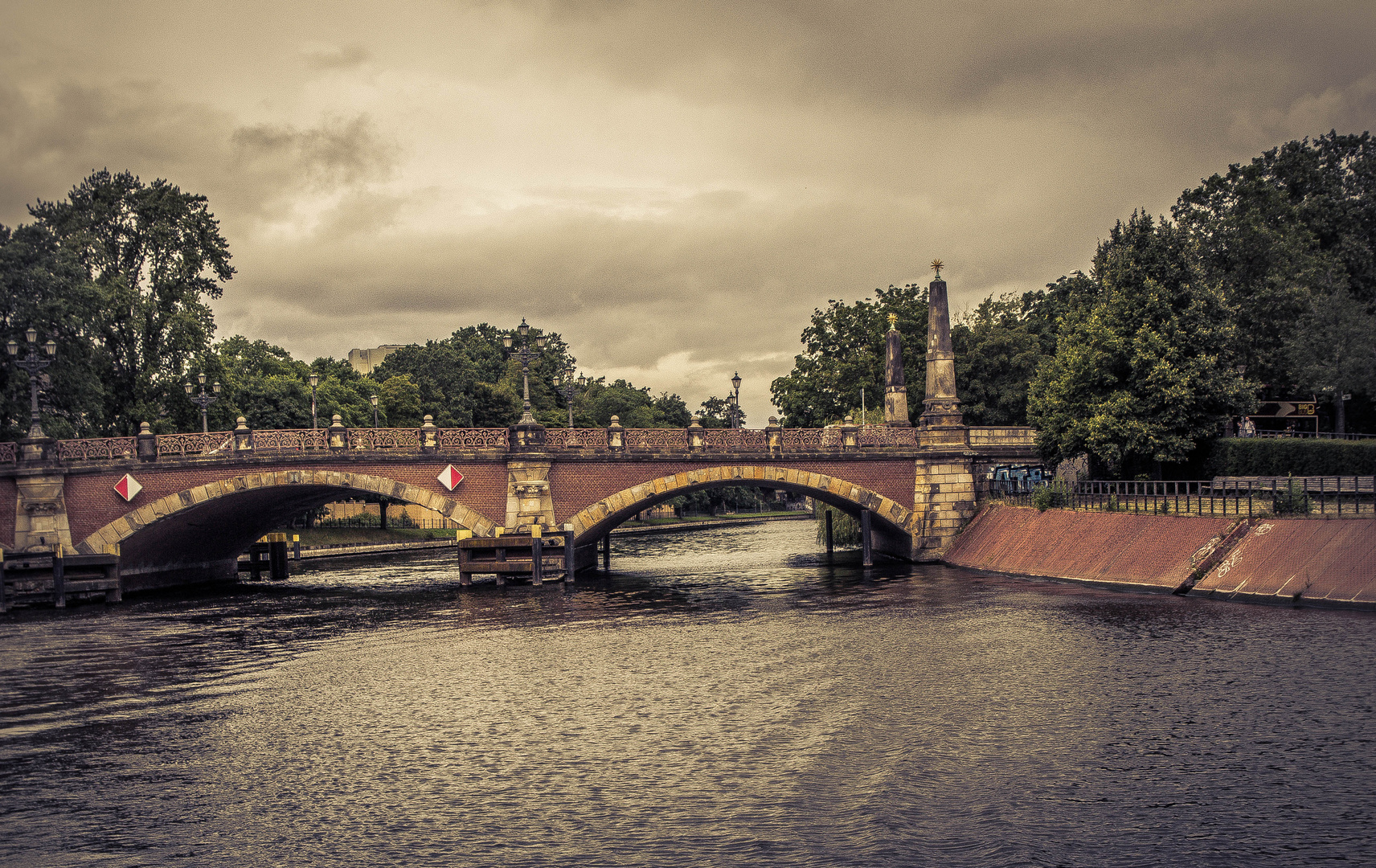 eine Brücke in Berlin