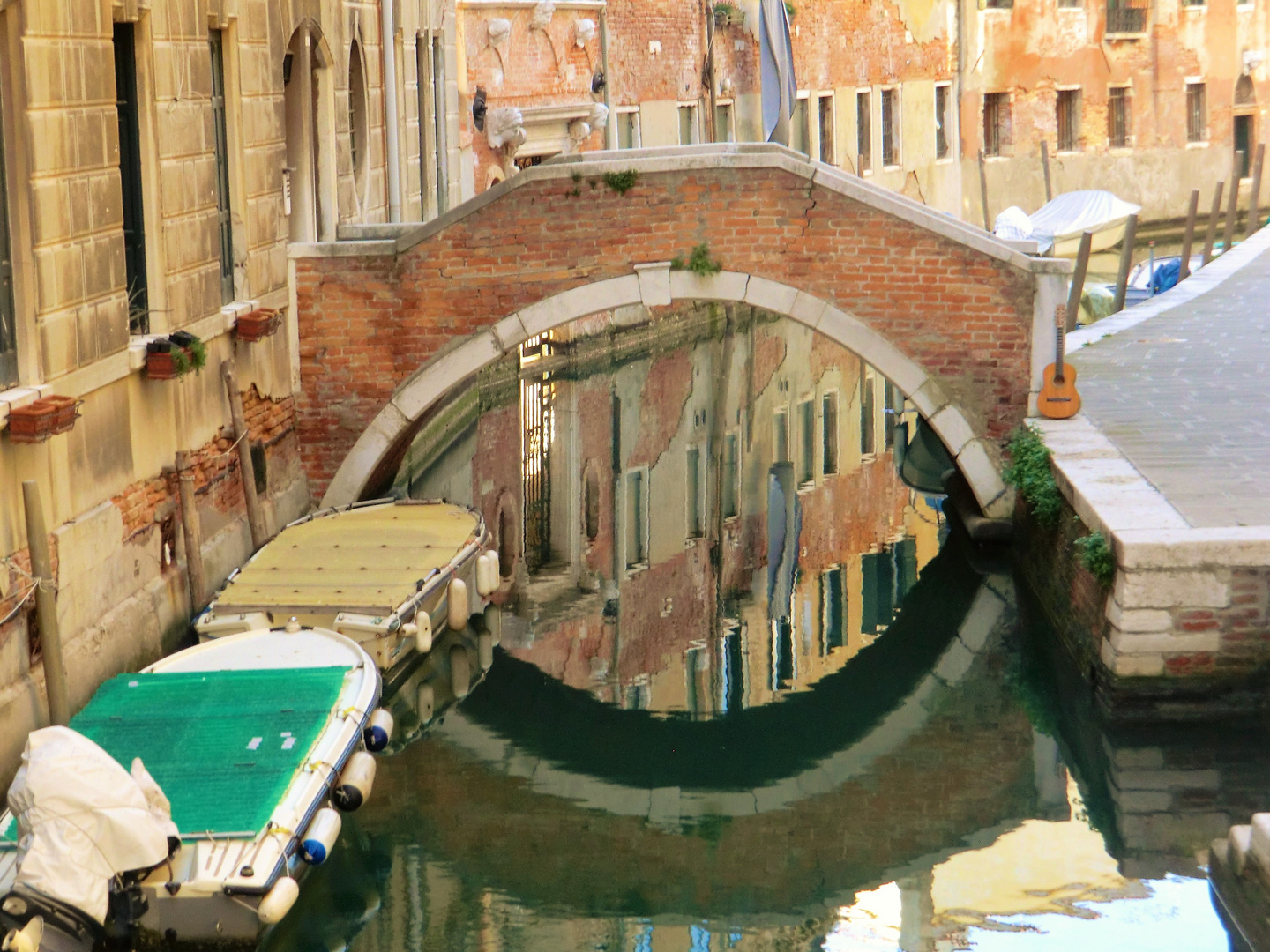 Eine Brücke in Venedig