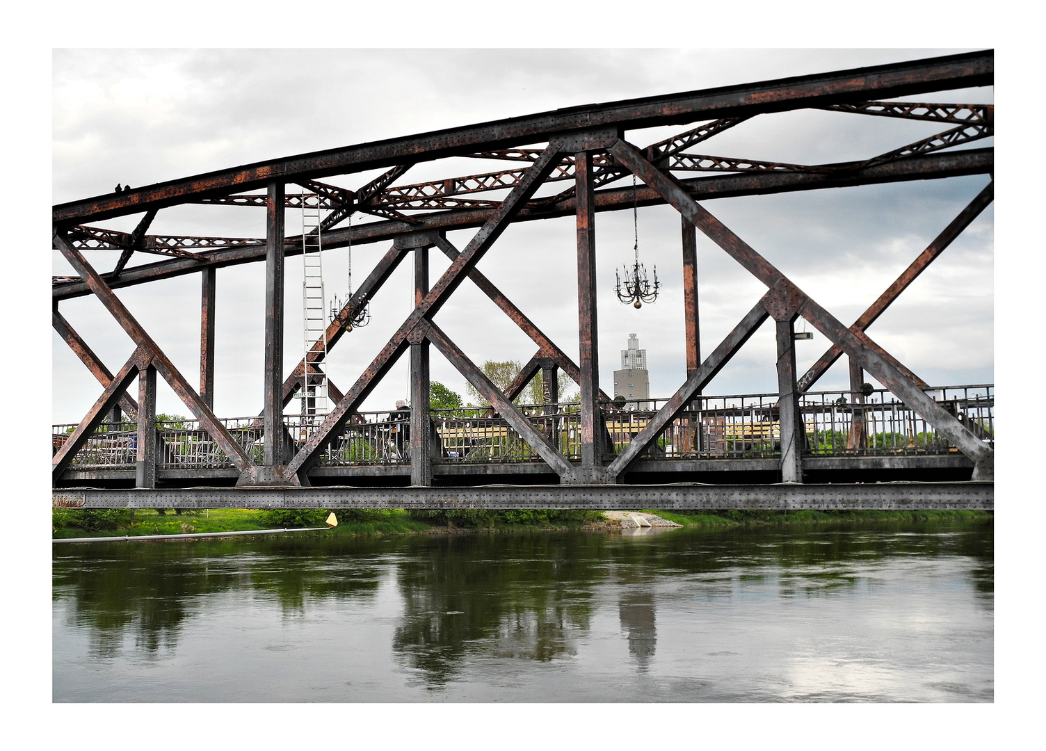 Eine Brücke mausert sich