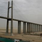 Eine Brücke über den Suez-Kanal