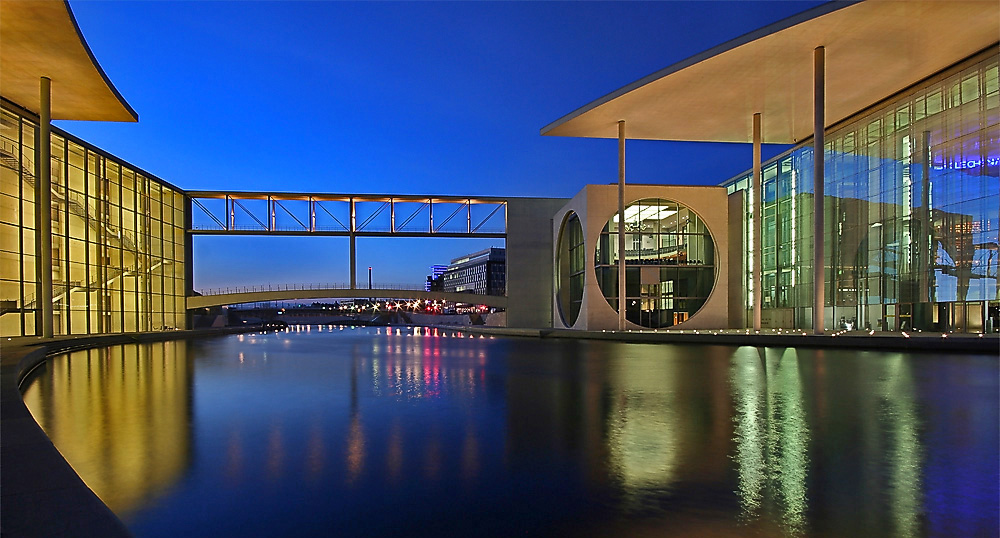 Eine Brücke über die Spree