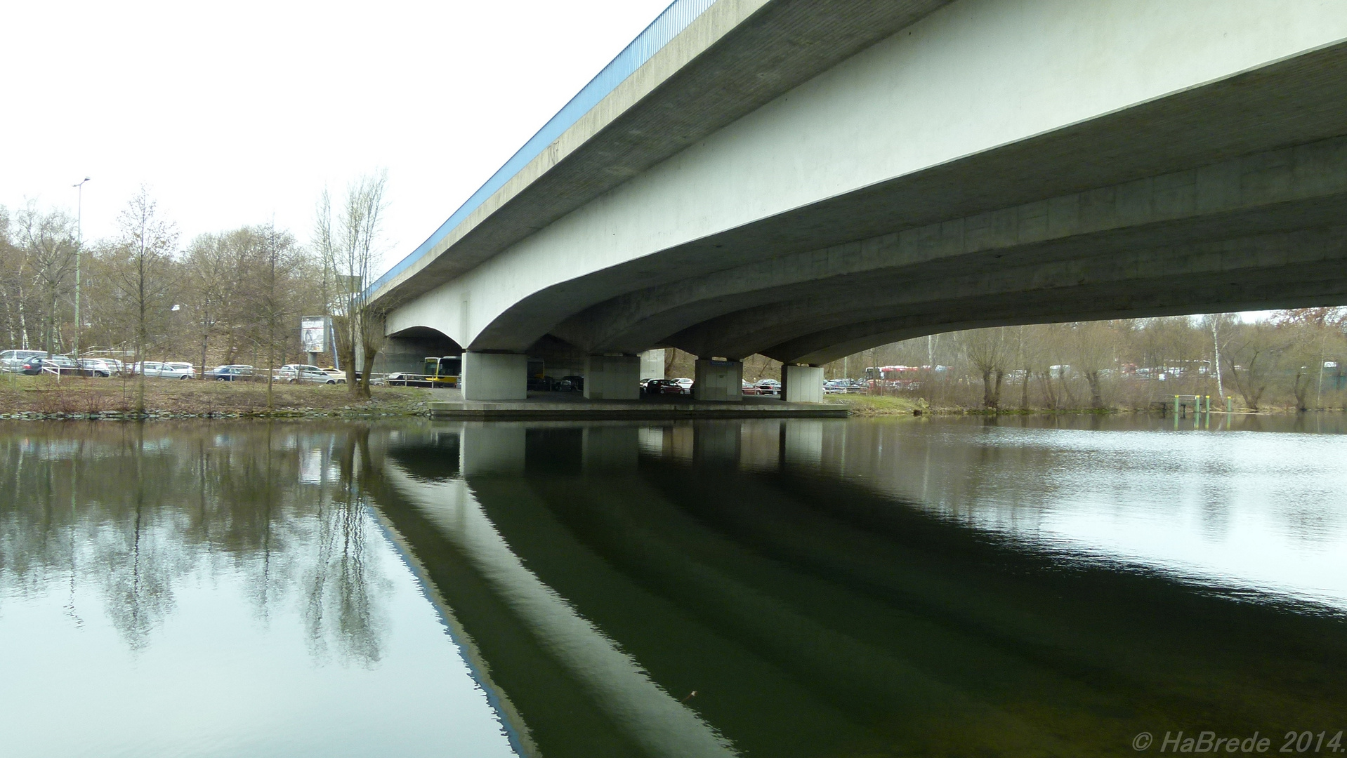 Eine Brücke, wie ein Nussknacker