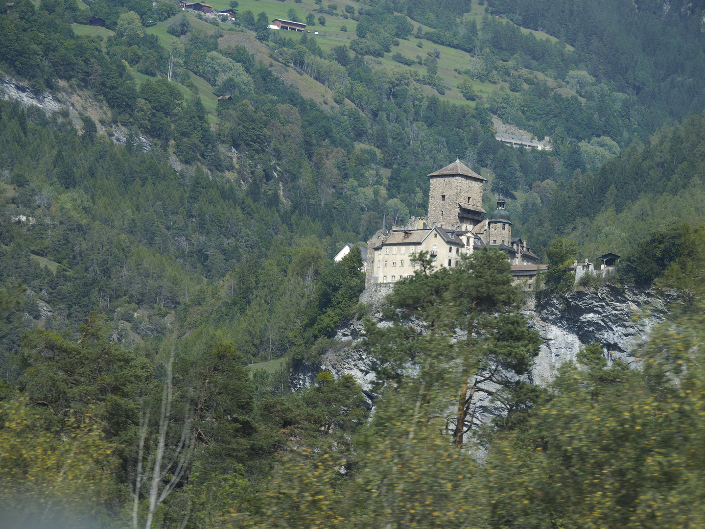 Eine Burg i d Schweiz