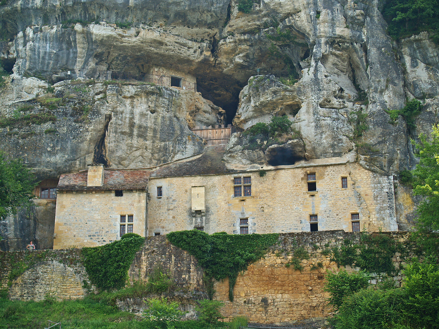 Eine Burg im Fels