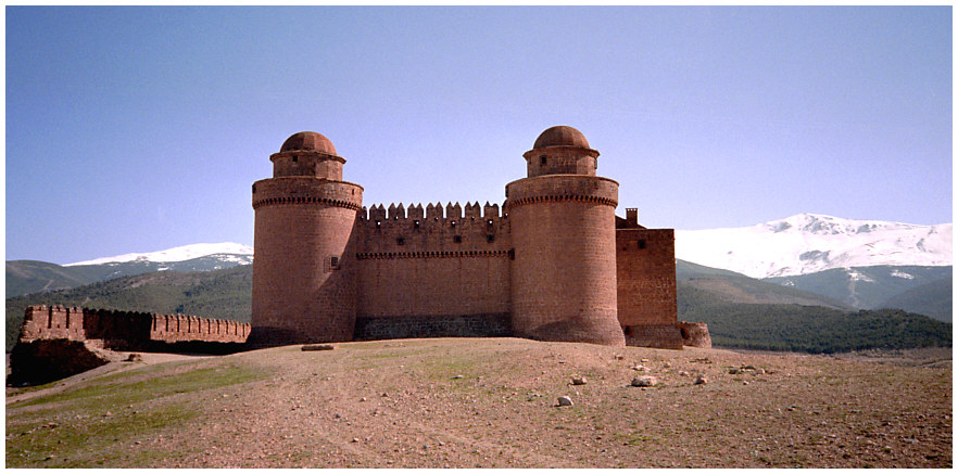 Eine Burg in der Sierra Nevada
