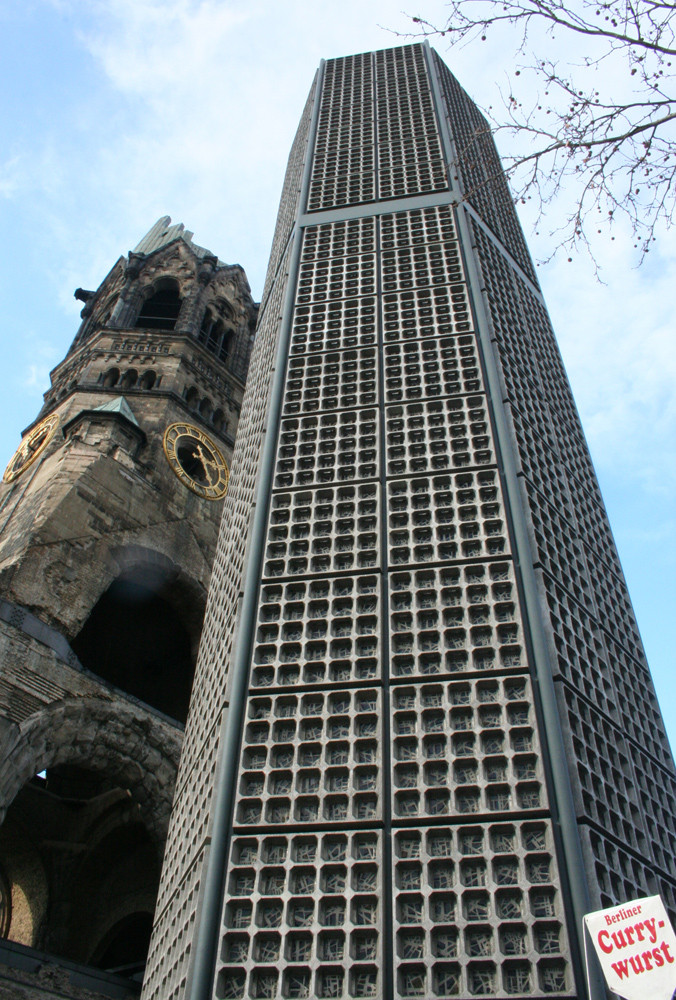 Eine Currywurst bitte! - Gedächtniskirche, Berlin