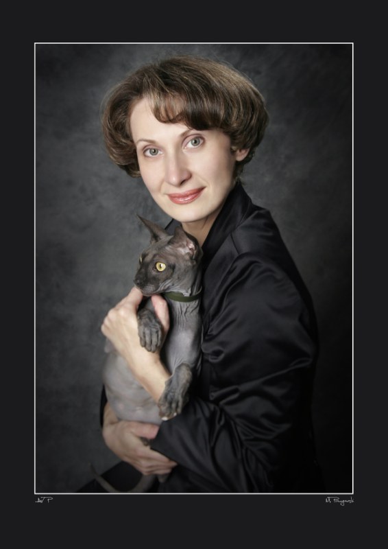 Eine Dame mit Katze