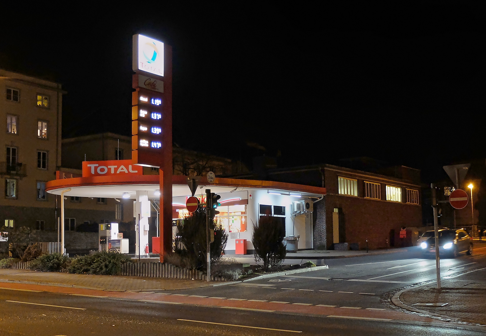 Eine der ältesten Tankstellen Deutschlands ... "TOTAL" in französischer Hand ;-)