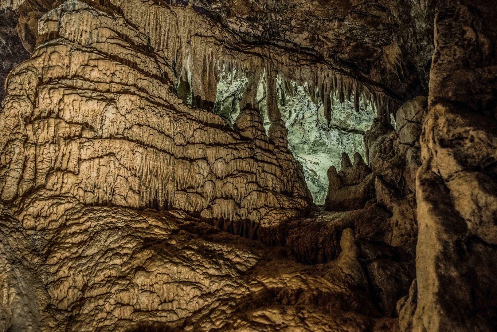 Eine der grössten Tropfsteinhöhlen der Schwei in Vallorbe