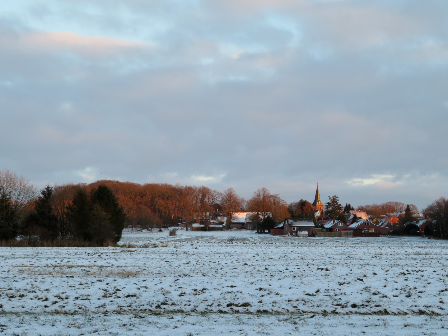 eine der Kirchen in Hemmoor ...