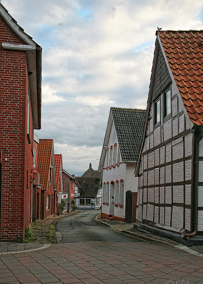 Eine der schönen Straßen in Freiburg an der Elbe...