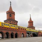 Eine der schönsten Brücken in Berlin ist die Oberbaumbrücke.