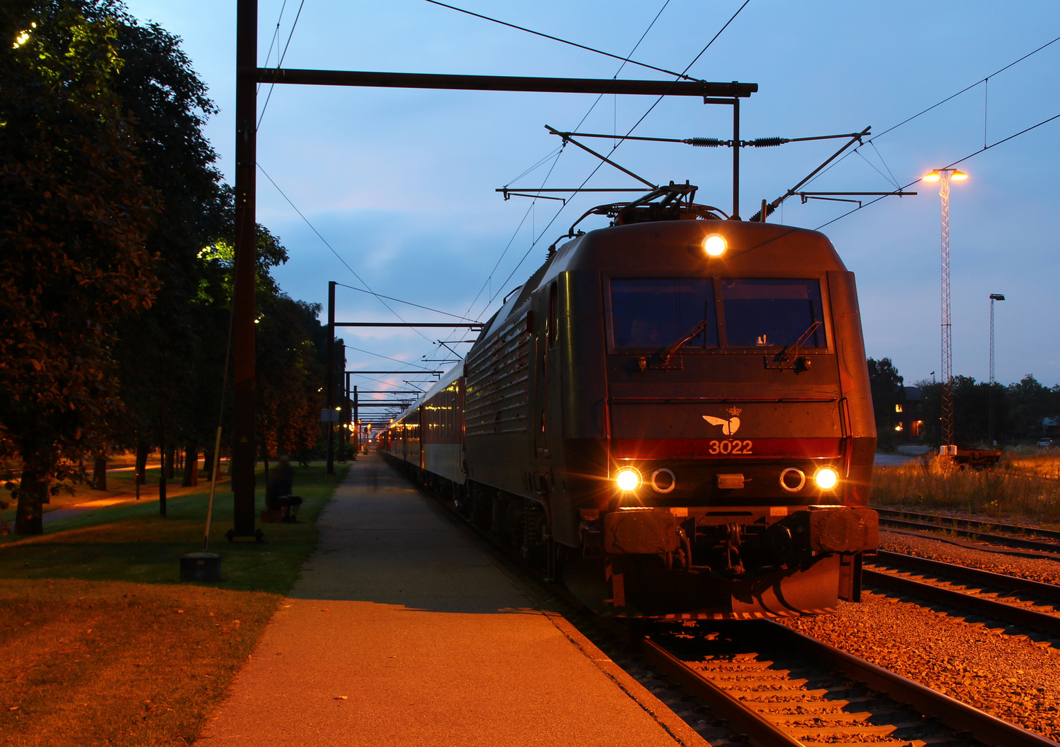 Eine der wenigen DSB E-Loks hier die EA 3022 bei der Arbeit