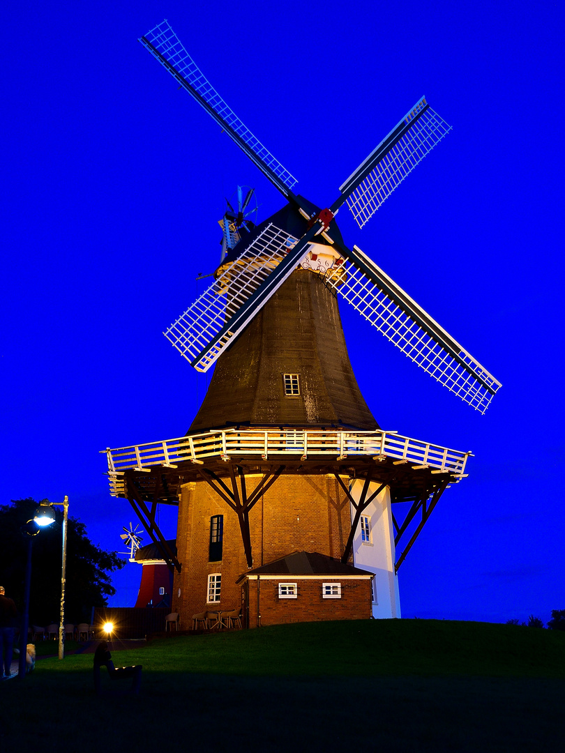 Eine der Zwillingsmühlen in Greetsiel