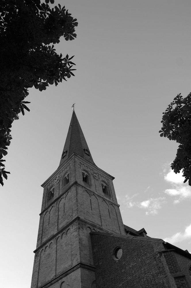 EINE EINFACHE KIRCHE