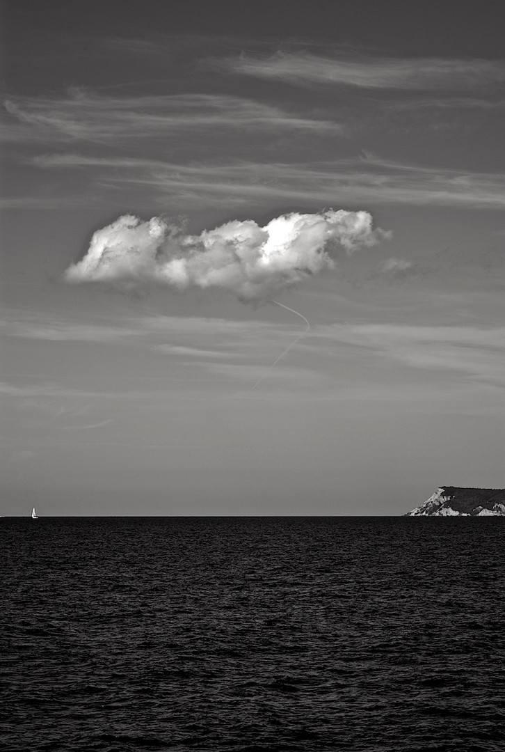 Eine einzige Wolke