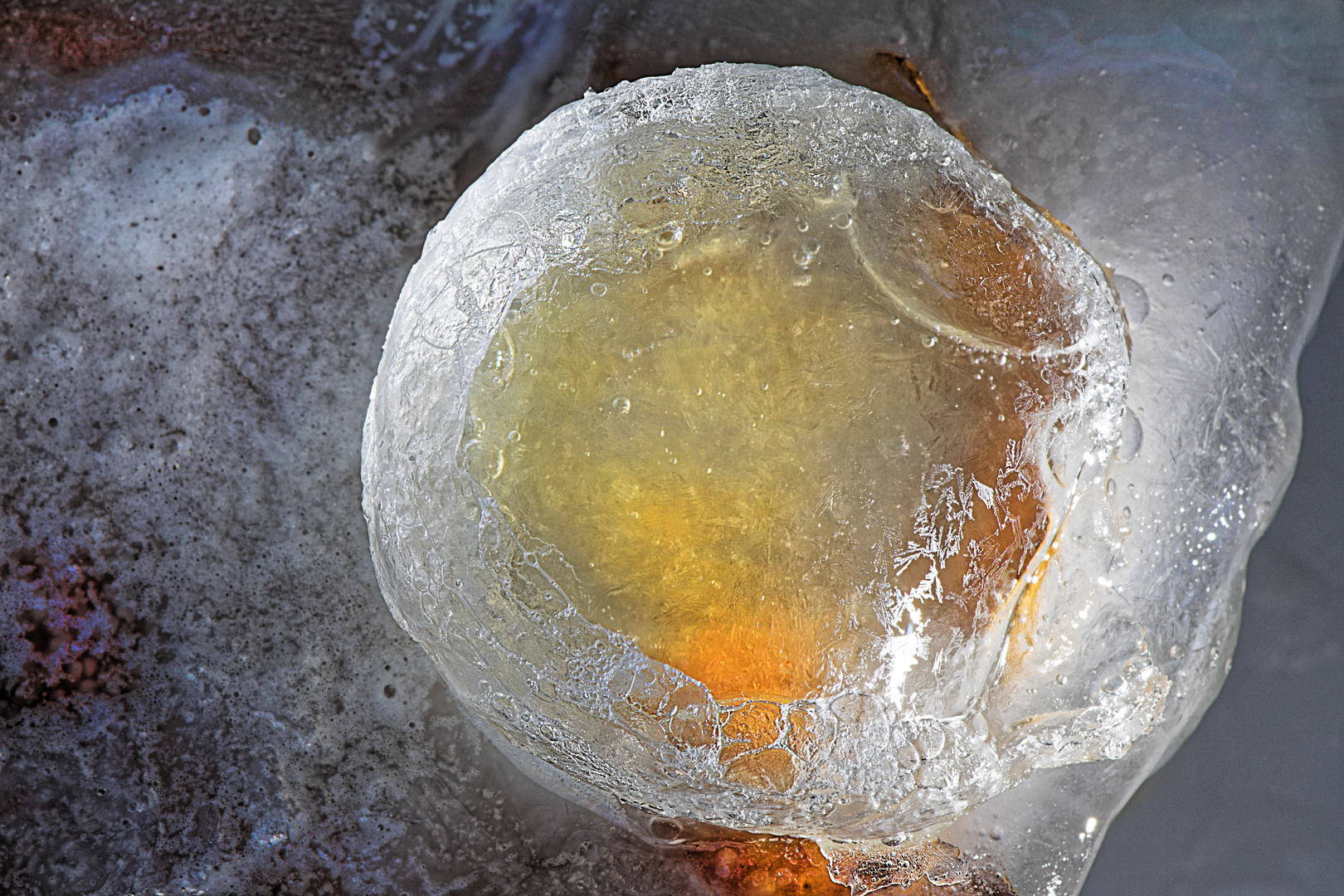 Eine Eiskugel wird geboren