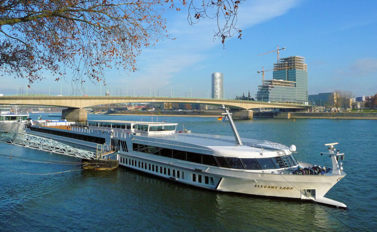 Eine elegante Lady in Köln