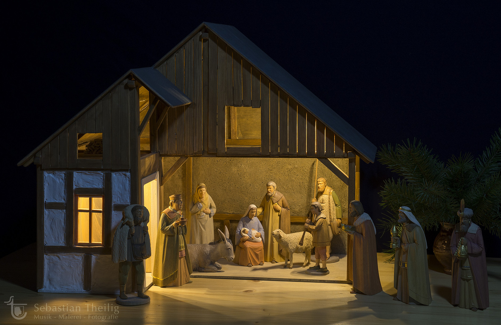 Eine erzgebirgische Krippe Foto & Bild  gratulation und feiertage