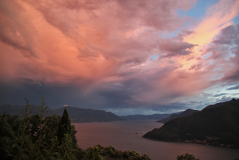 eine fantastische Abendstimmung über dem Lago Maggiore