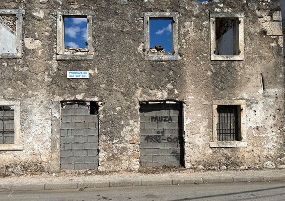 Eine Fassade als Geschichtsbuch