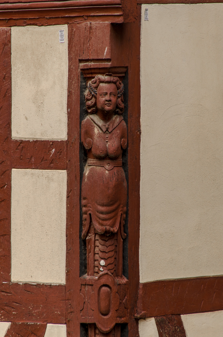 Eine Figur an der Burg Runkel