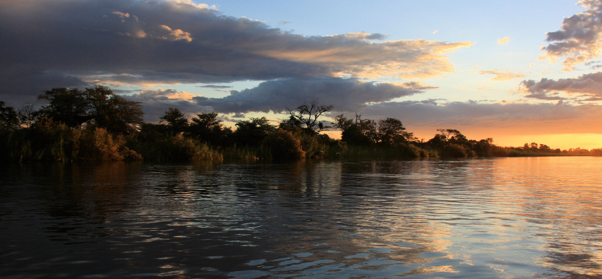 Eine Flußfahrt mit dem Hausboot auf dem Chobe zum Sambesi