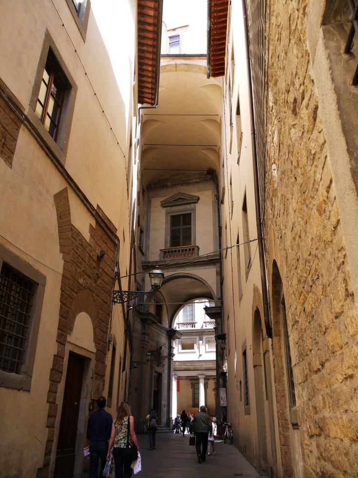 eine Gasse in Florenz ...