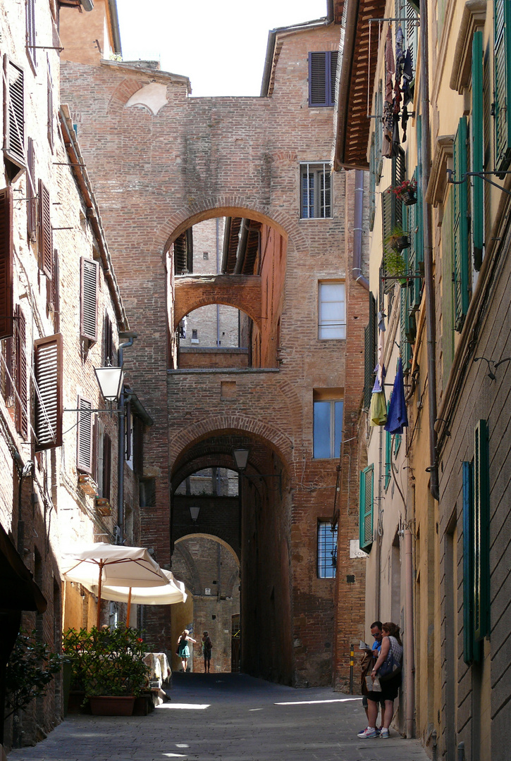 eine Gasse in Siena