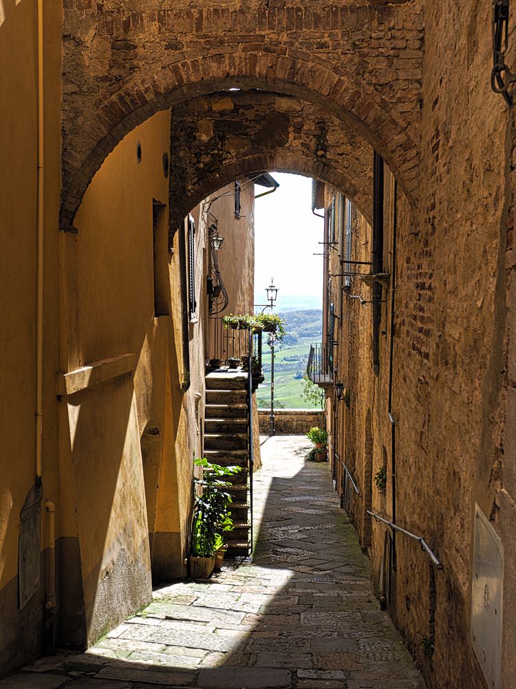 Eine Gasse in Siena