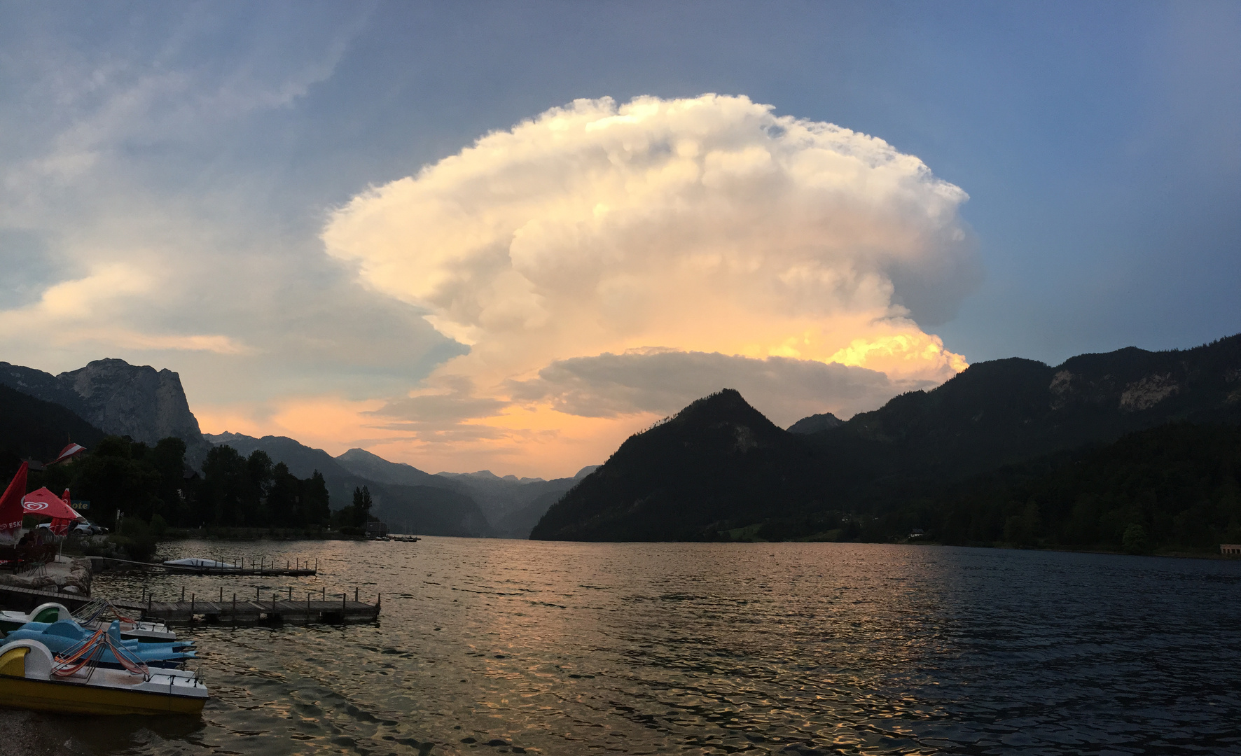 Eine Gewitterzelle über dem Grundlsee_07. Juli 2015