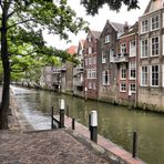 Eine Gracht in Dordrecht/Holland