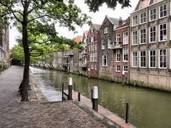 Eine Gracht in Dordrecht/Holland