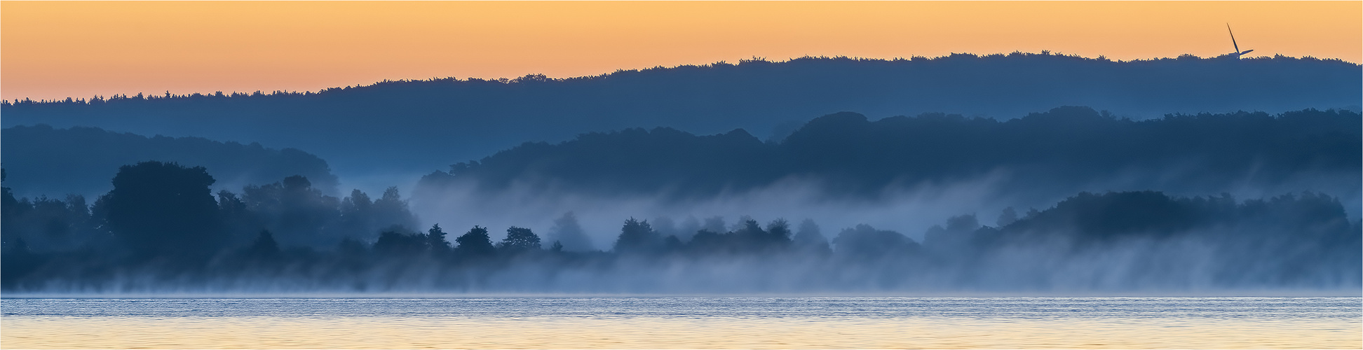 …. Eine halbe Stunde vor Sonnenaufgang ….