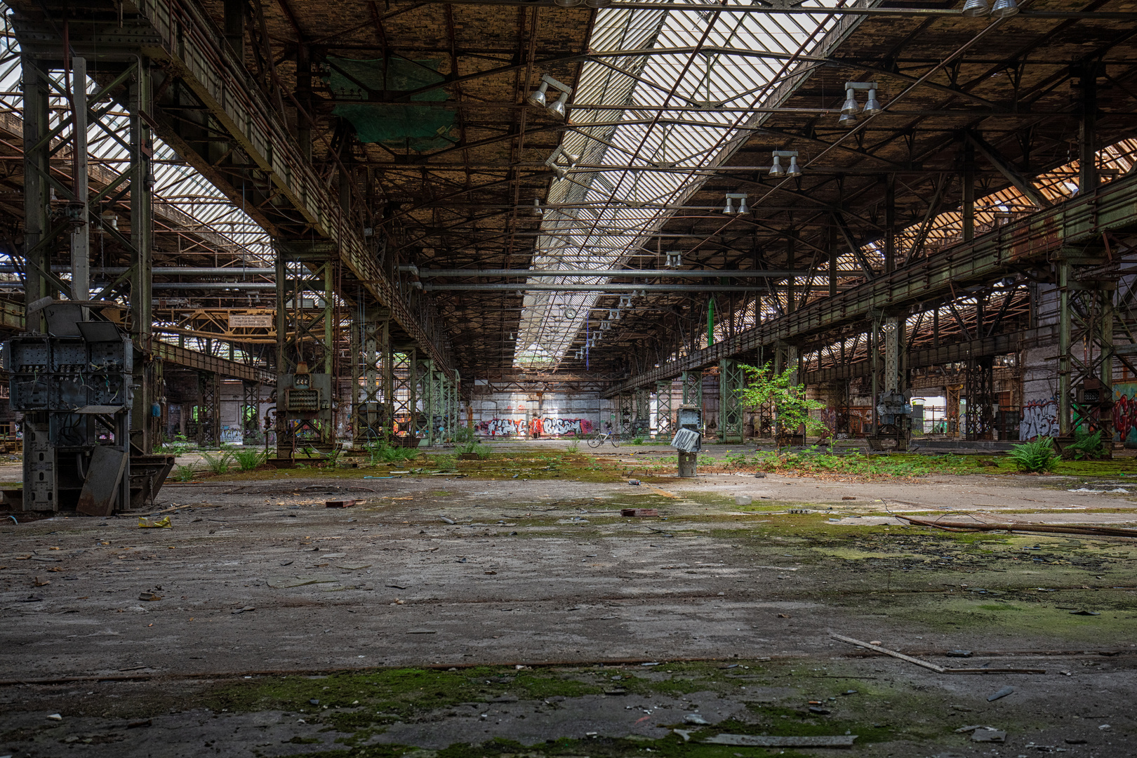 Eine Halle Foto & Bild architektur, lost places, motive Bilder auf