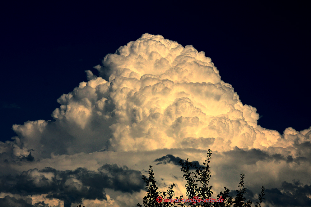 Eine Haufenwolke oder Quellwolke. (Cumulus lateinisch für Anhäufung)