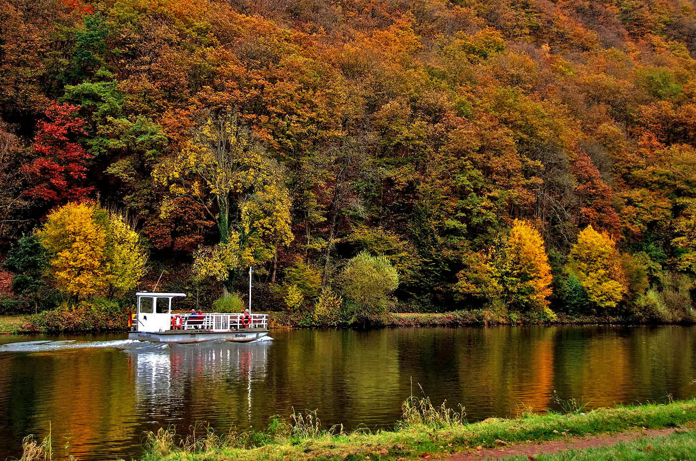 Eine Herbstfahrt mit der Fähre Welles, ...