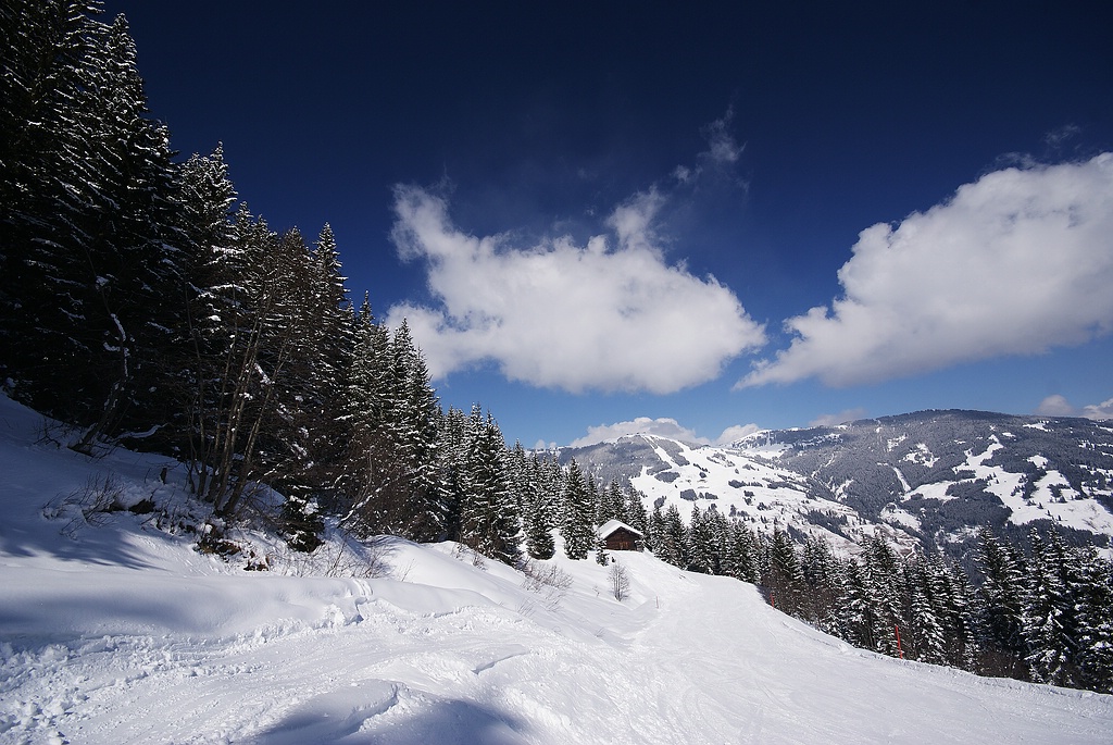 Eine Hütte am Horizont