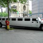 Eine Hummer Strechlimousine in Berlin