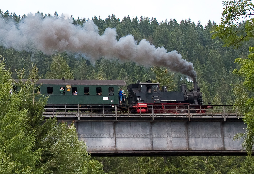 Eine Hundertjährige macht Dampf