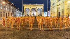 Eine Installation mit 222 Schaufensterfiguren