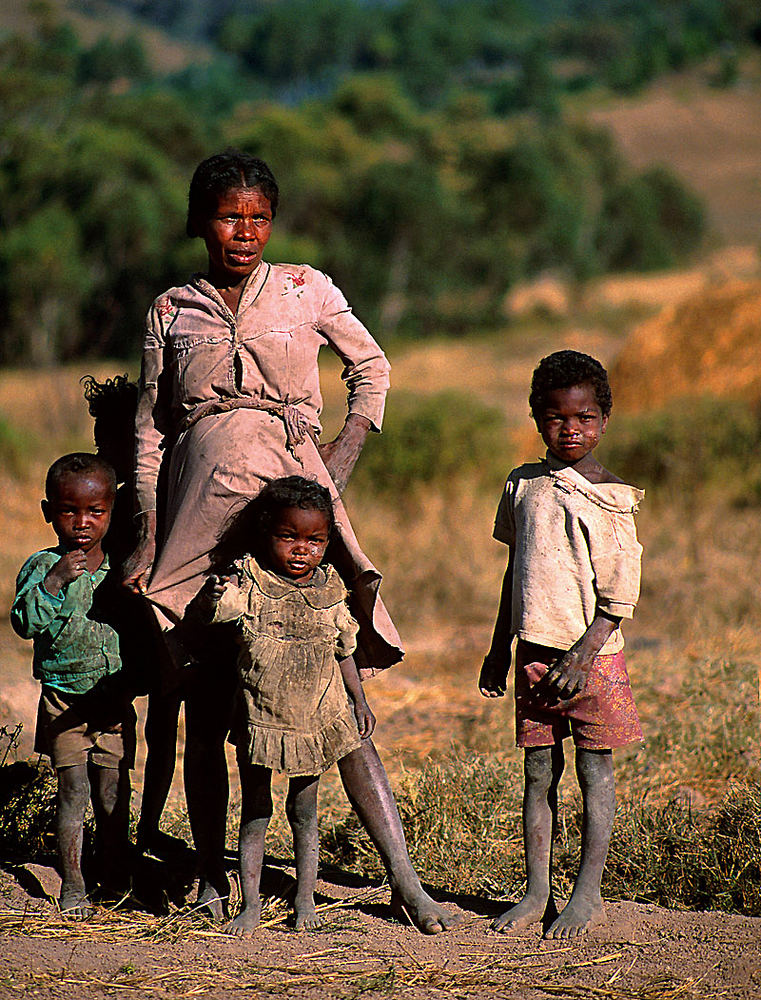 Eine junge Familie auf Madagaskar