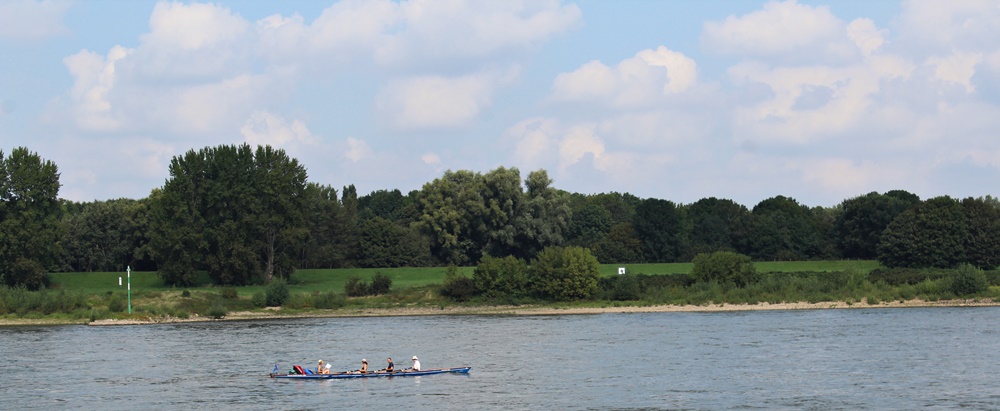 eine Kahnfart auf dem Rhein