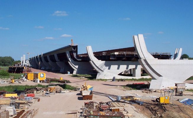 Eine Kanalbrücke entsteht (2)